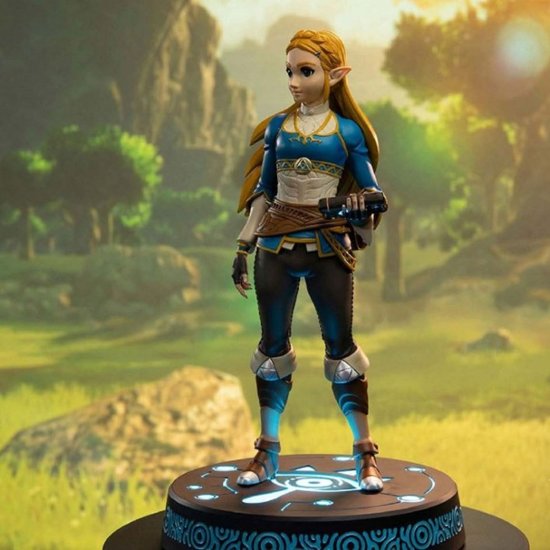 First 4 Figures - The Legend of Zelda: Breath of the Wild - Zelda Collector Edition Figure (With LED Light)