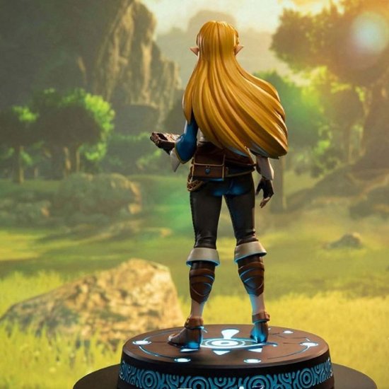 First 4 Figures - The Legend of Zelda: Breath of the Wild - Zelda Collector Edition Figure (With LED Light)